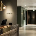 Agencement hôtellerie : hall d’hôtel moderne, rénovation sans stopper l’activité